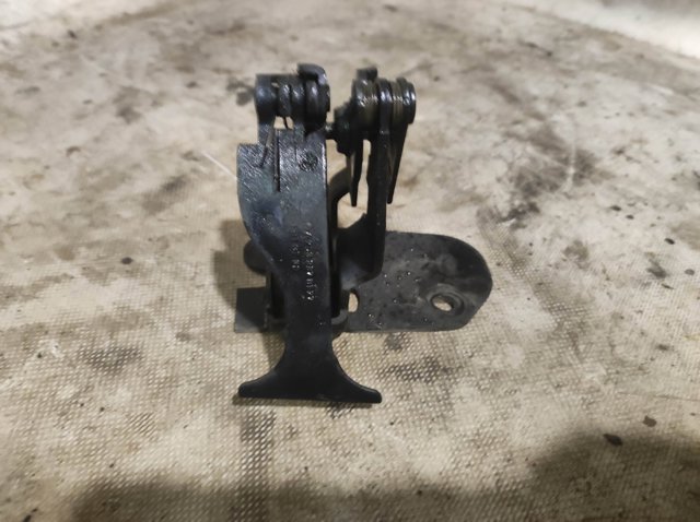 A2038800164 Стояк-крюк замка капота купить Запорожье