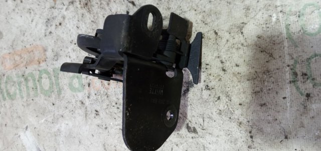 Стояк-крюк замка капота A2038800264 MERCEDES