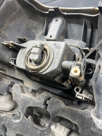 MERCEDES A2038850025 Передний бампер в наличии Львов