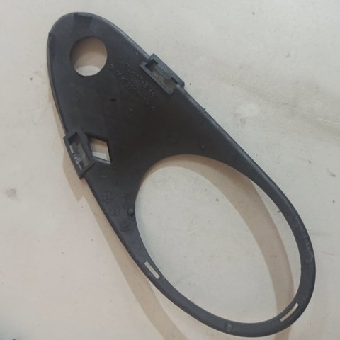  Решетка переднего бампера левая A2038850523 MERCEDES