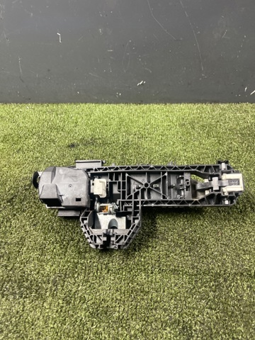 MERCEDES A20476001709775 Ручка двери левой наружная передняя/задняя в наличии Николаев
