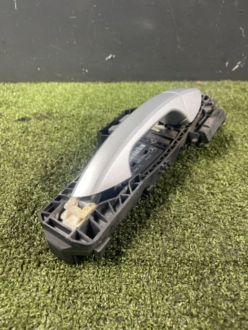 MERCEDES A20476002709775 Ручка двери правой наружная передняя/задняя в наличии Каменское