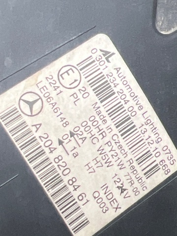 MERCEDES A2048208461 Правая фара в наличии Черновцы