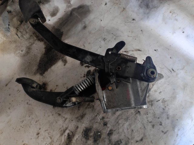 2102900519 MERCEDES Кронштейн педалей, педальный узел купить в Каменское