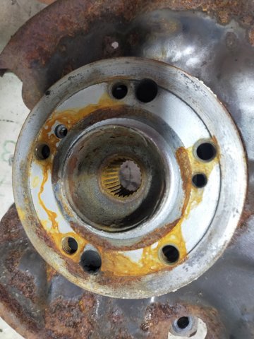 Цапфа поворотного кулака A2103509408 MERCEDES