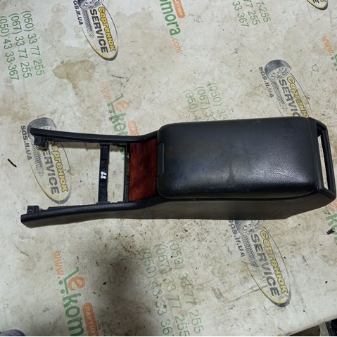 MERCEDES A2106802250 Подлокотник центральной консоли в наличии Ровно