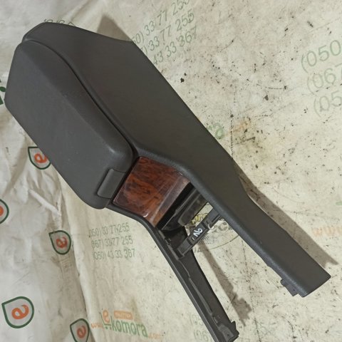 MERCEDES A2106802250 Подлокотник центральной консоли в наличии Каменское