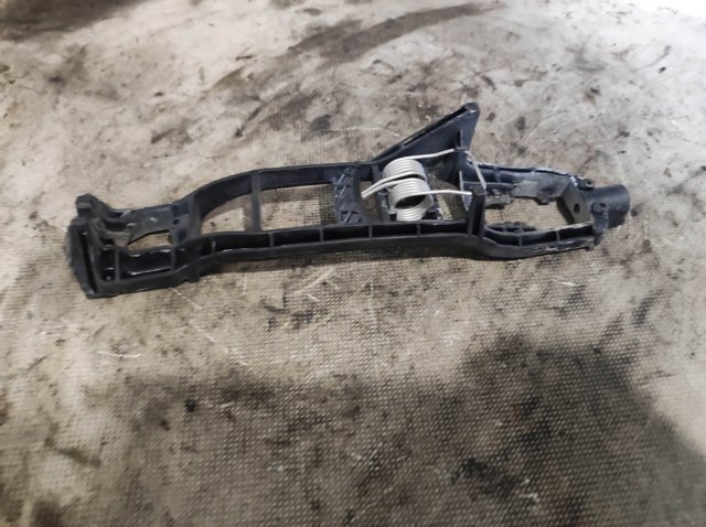 Держатель наружной ручки двери, передней правой A2107600434 MERCEDES