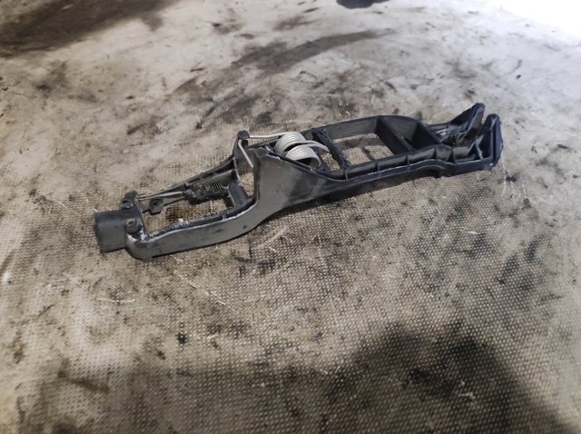 MERCEDES A2107600434 Держатель наружной ручки двери передней правой в наличии Одесса