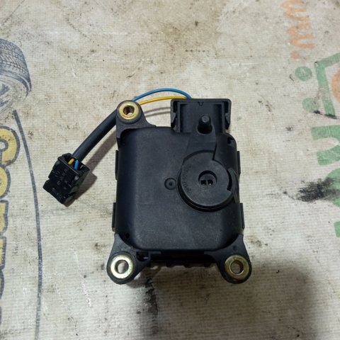 Мотор заслонки печки A2108200642 MERCEDES