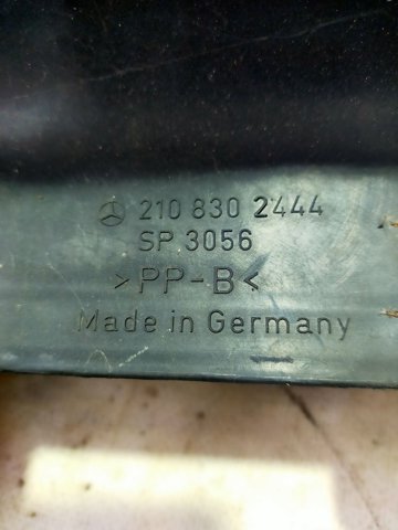 MERCEDES A2108302444 Карман воздухозаборника капота в наличии Тернополь