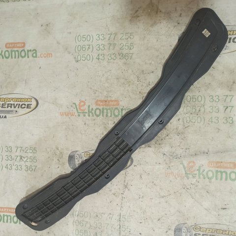 Ограждение, рамка под лобовое стекло A2108800705 MERCEDES