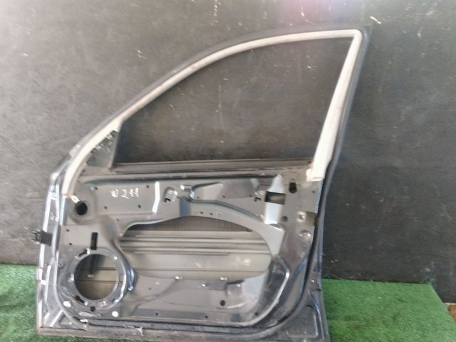 Пассажирская передняя дверь A2117201405 MERCEDES