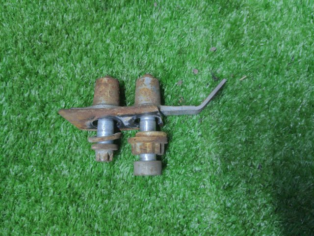 A2303571042 MERCEDES Закладная резьбовая пластина задней подвески (планка под болты) купить в Львов
