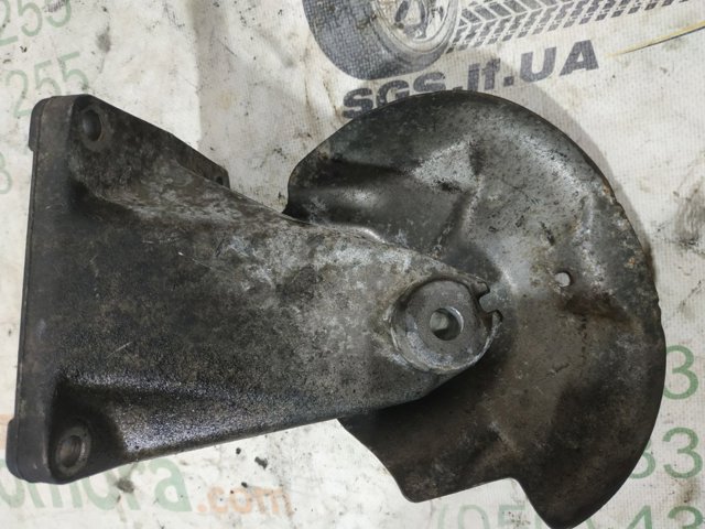 Кронштейн подушки (опоры) двигателя, правой A6042230004 MERCEDES