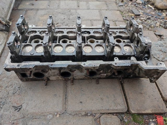 Головка цилиндров A6110100920 MERCEDES