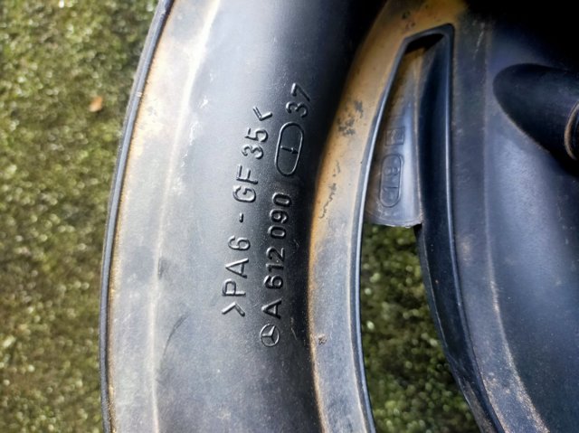 Коллектор впускной A6120901937 MERCEDES