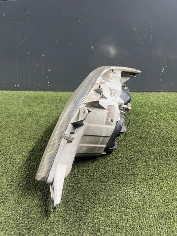 Фара правая A9018200261 MERCEDES