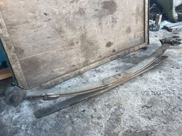 Рессоры задние (пружины задней подвески) A9043201606 MERCEDES