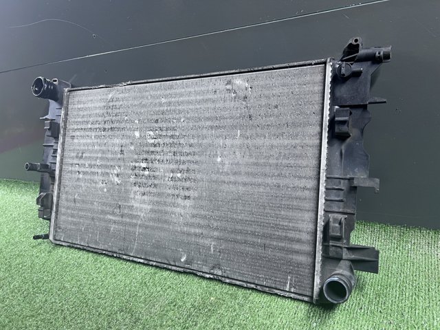 A9065000002 MERCEDES Радиатор охлаждения двигателя купить в Винница