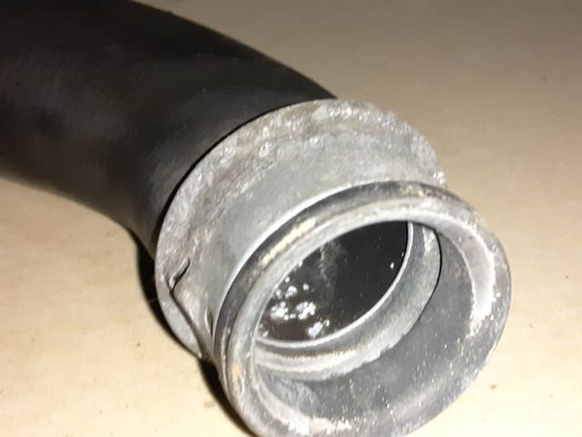 Патрубок системы охлаждения A9065012982 MERCEDES