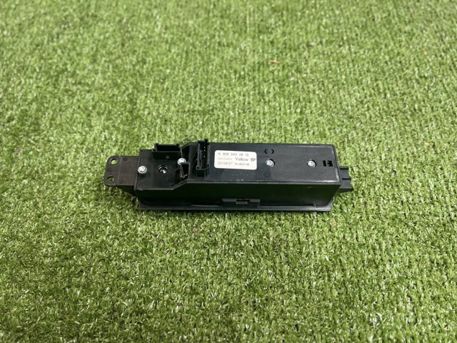 MERCEDES A9065450913 Кнопочный блок управления стеклоподъемником передний правый в наличии Кривой Рог