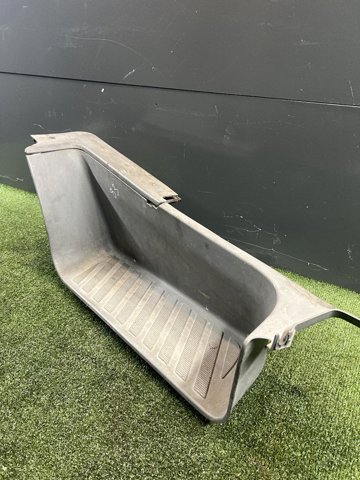 A9066860010 MERCEDES Подножка левая купить в Ирпень