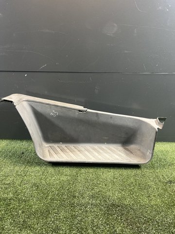 MERCEDES A9066860010 Подножка левая в наличии Украина