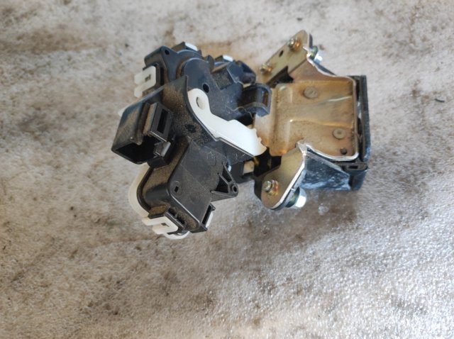 G33M62310B MAZDA Замок багажника купить в Каменское