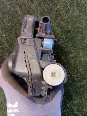 Туманка правая GHP951680A MAZDA