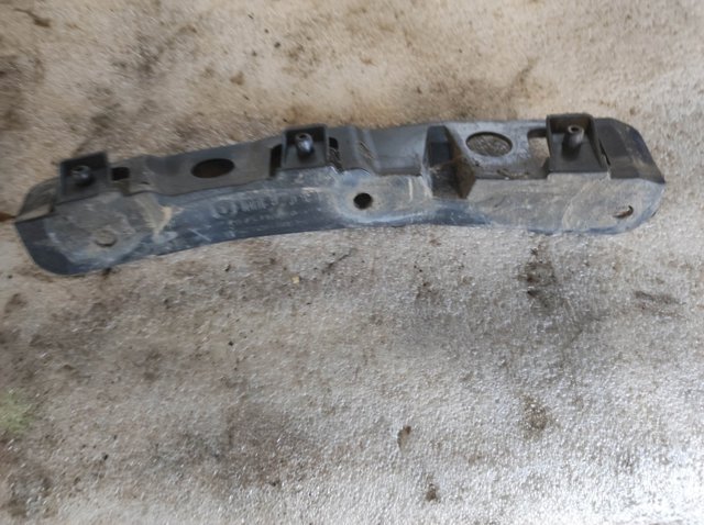 KD4550153 MAZDA Кронштейн бампера переднего правый купить в Ирпень