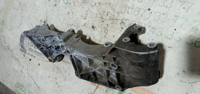 VAG R045903143C Кронштейн генератора в наличии Винница