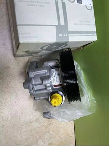 Насос гидроусилителя механизма рулевого управления 0054662201 MERCEDES