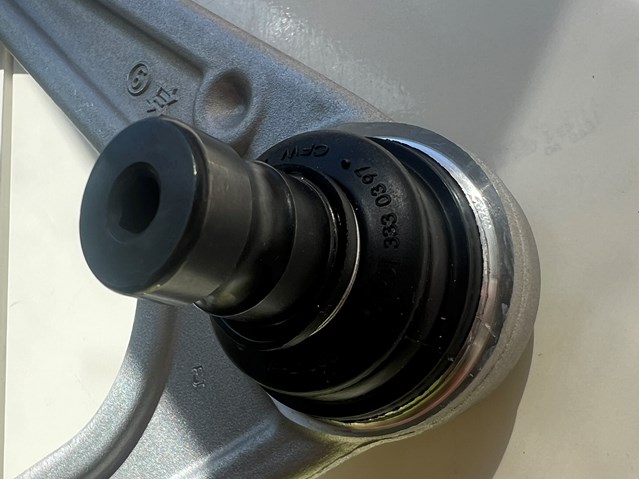 MERCEDES A2223300507 Рычаг передней подвески верхний левый в наличии Киев