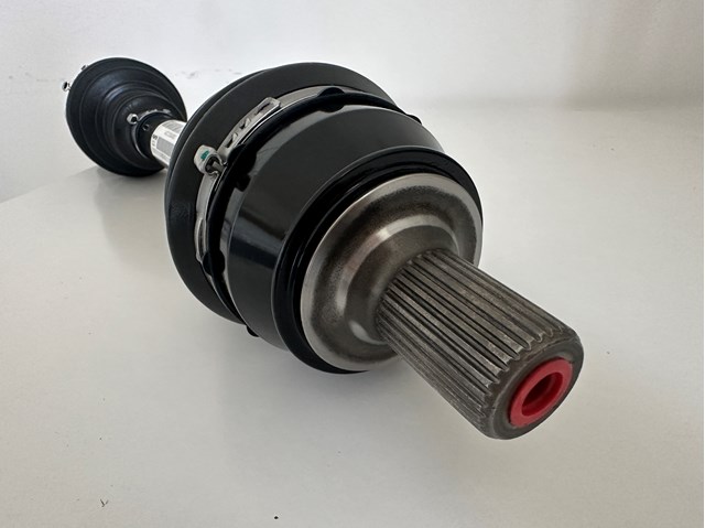 MERCEDES 2233304303 Полуось (привод) передняя левая в наличии Киев