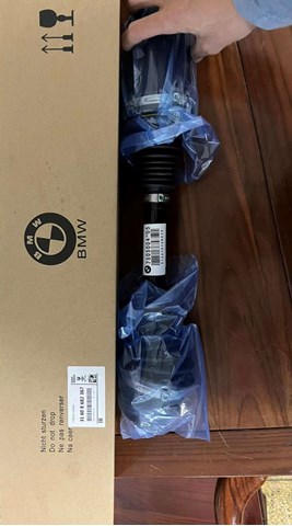 Полуось передняя левая 31608682367 BMW