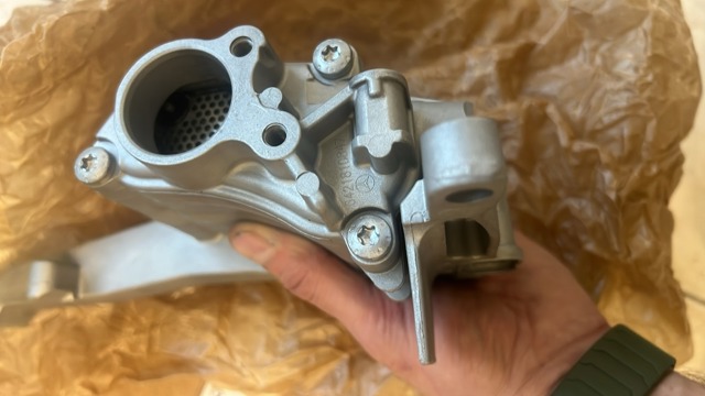 MERCEDES 6421802801 Насос масляный в наличии Полтава
