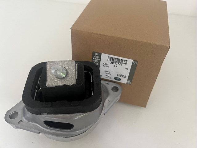 Правая опора двигателя LR010746 LAND ROVER