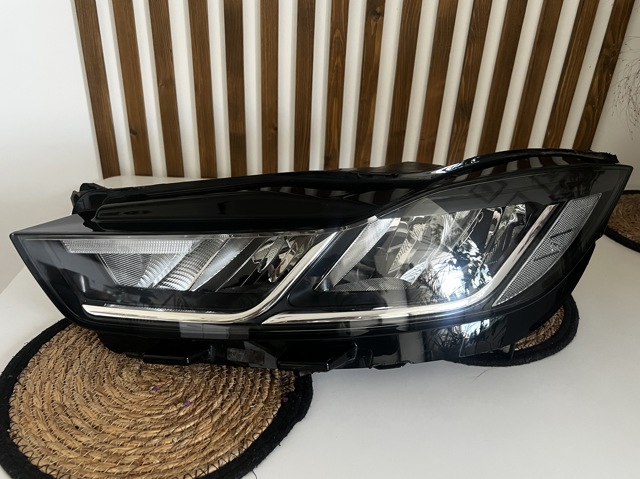 Фара левая передняя T4K11267 JAGUAR