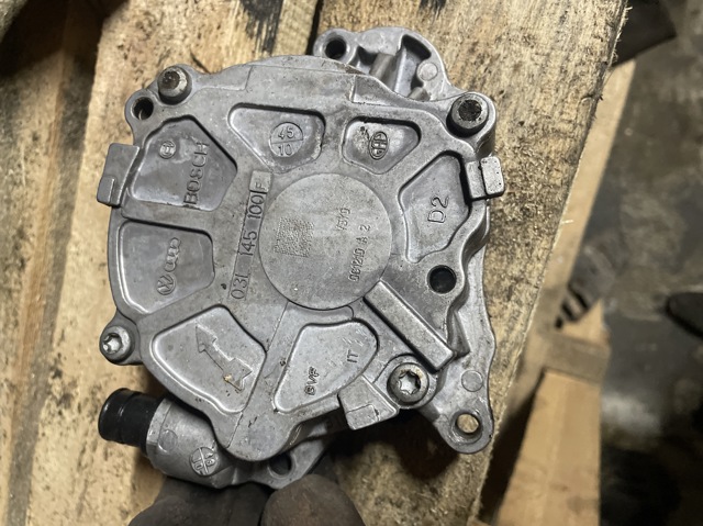 Насос вакуумный 03L145100 VAG