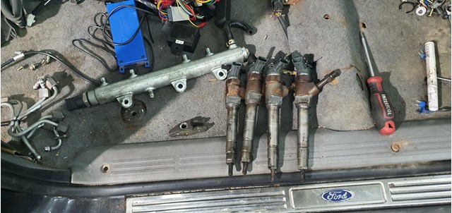 Форсунка впрыска топлива 1449261 FORD