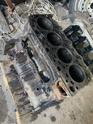 Мотор в сборе 211024AA10 HYUNDAI