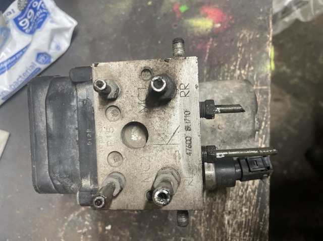 Гидроблок АБС 476008H710 NISSAN