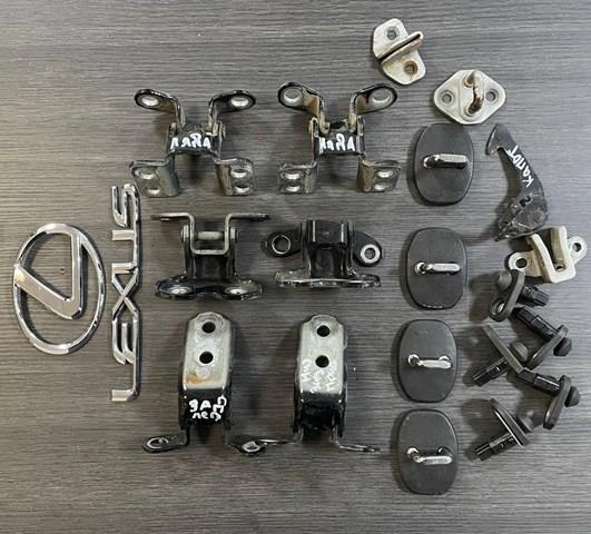 6941060010 TOYOTA Петля двери задней (багажной 3/5-й) купить в Ровно