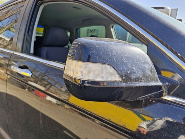 Молдинг опускного стекла двери передней, правой 72410SWAA01 HONDA
