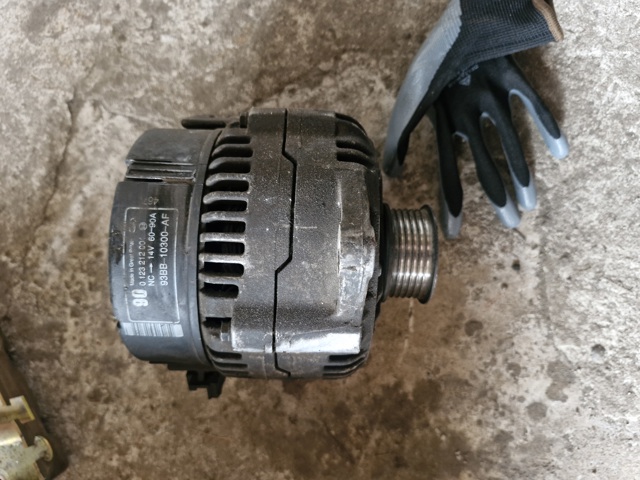 Генератор автомобиля Форд Мондео II