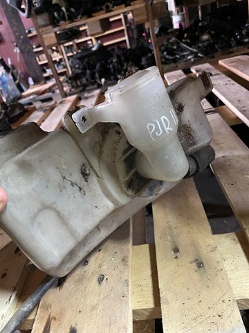 Бачек омывателя фар MB683910 MITSUBISHI