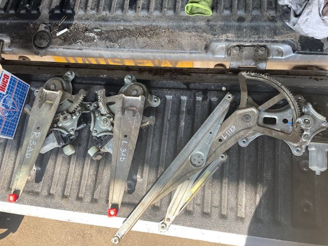 Стеклоподъемник передней двери MN182365 MITSUBISHI