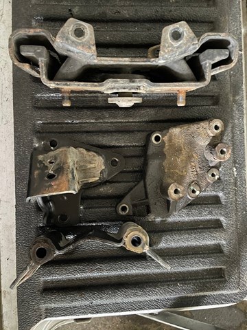 MR992717 MITSUBISHI Подушка коробки передач купить в Украина