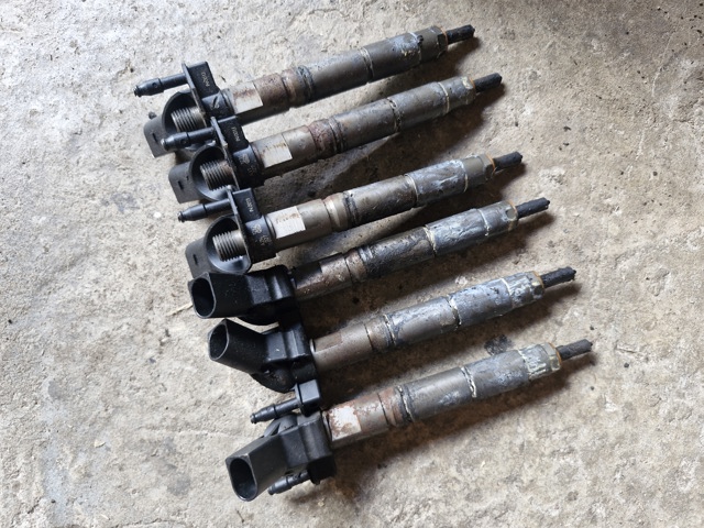 Форсунка дизельная в сборе RX067496AA CHRYSLER